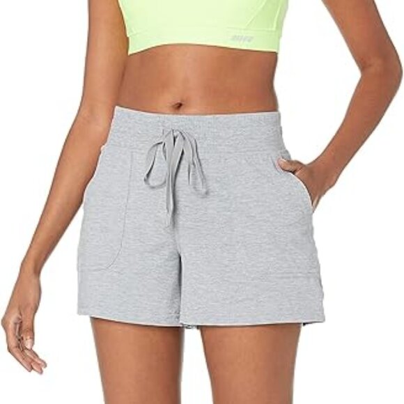 *NWOT Amazon Essentials Women's Brushed Tech Stretch Short Heathered Grey M - Picture 1 of 8